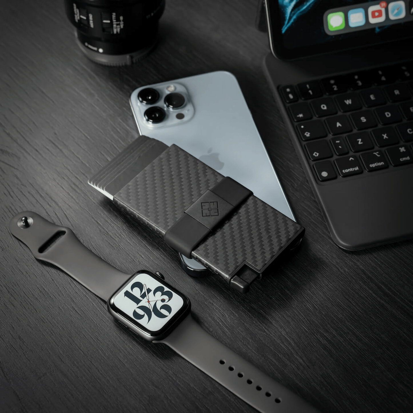 Carbon - Porte-cartes Intelligent et Sécurisé avec Blocage RFID
